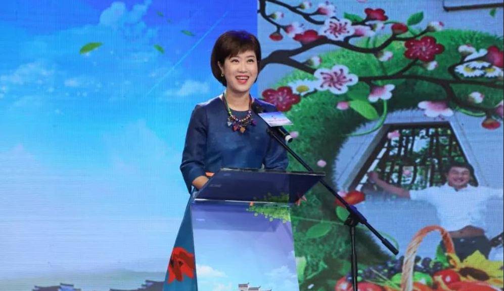 任良韵:连续6年主持安徽卫视春晚,工作25年,44岁成当家花旦_认可_因为