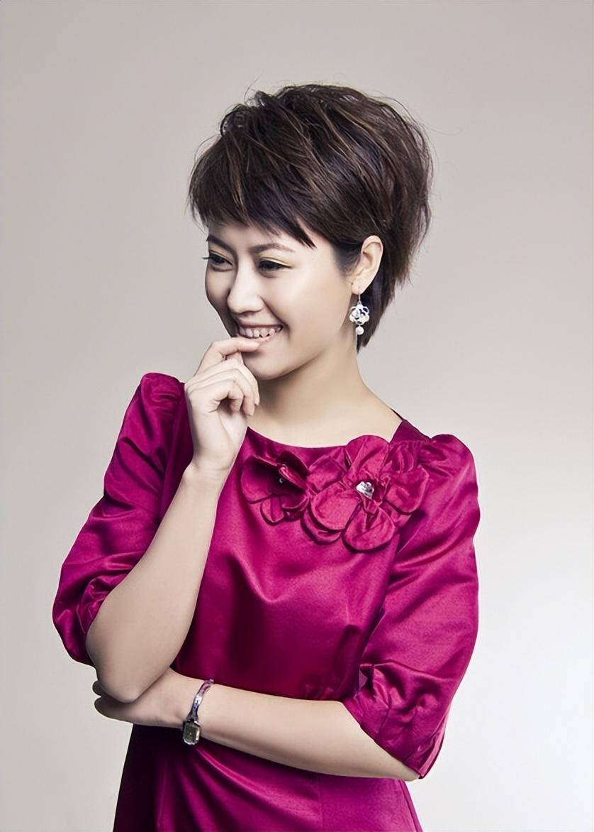 任良韵:连续6年主持安徽卫视春晚,工作25年,44岁成当家花旦_认可_节目