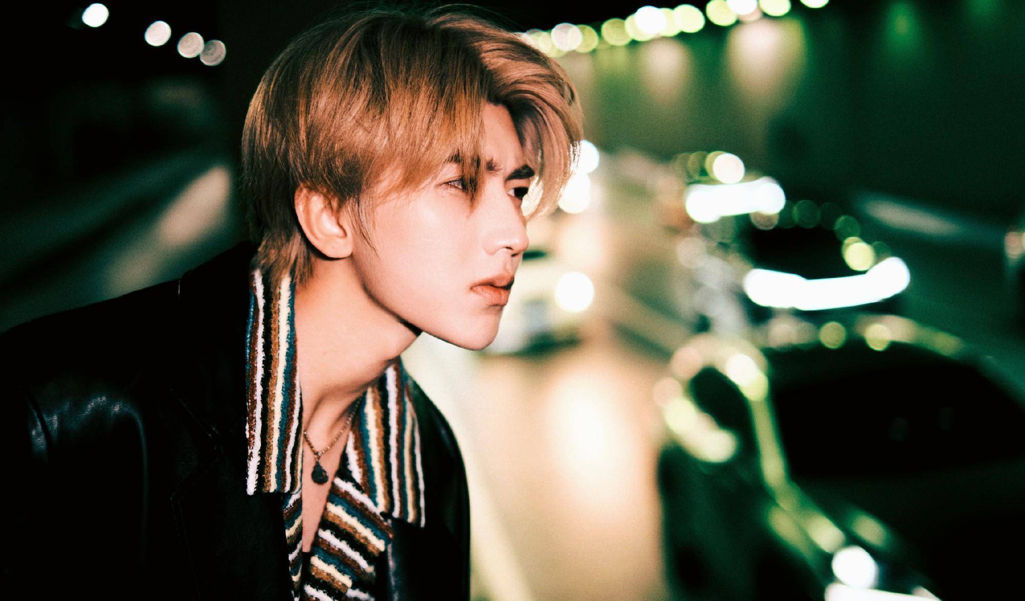 蔡徐坤冬至晒出蓝色玫瑰,祝大家冬至快乐_年度_因为_获得了