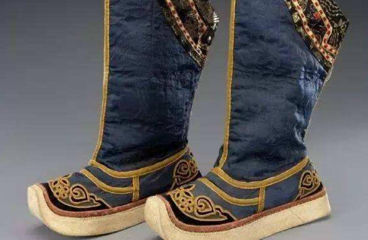 古代男子穿的鞋子图片