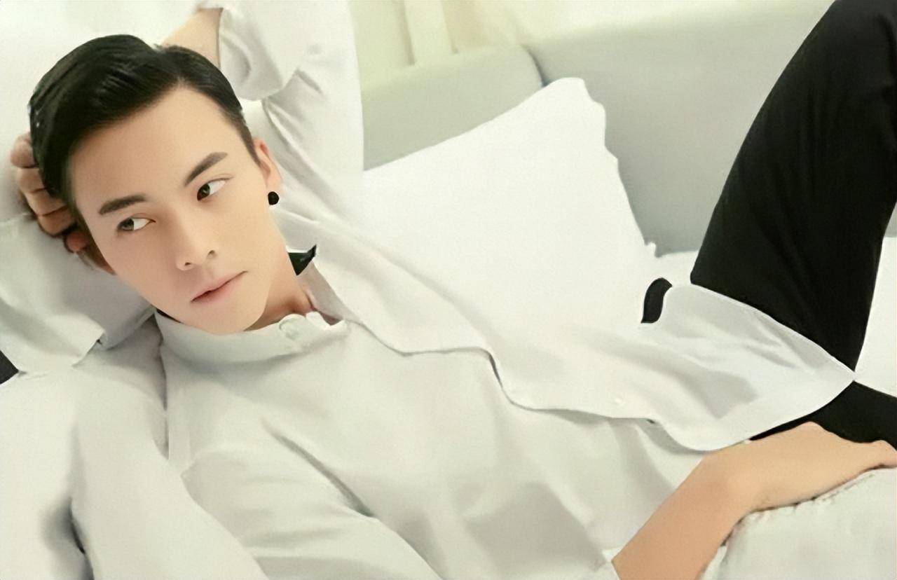 开光嘴?陈知易4年前成功预言李易峰,如今预言陈伟霆:灾光显露