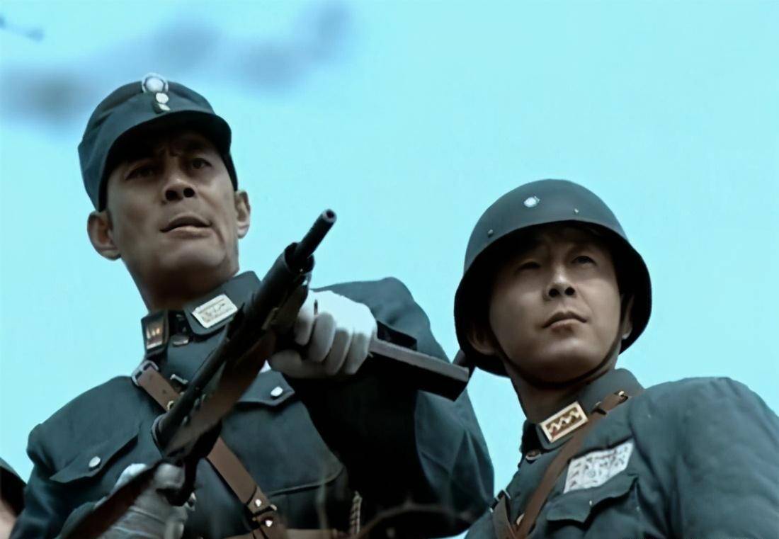 电视剧《亮剑》和原著的异同,四次出现的勃朗宁手枪,贯穿始终_李云龙