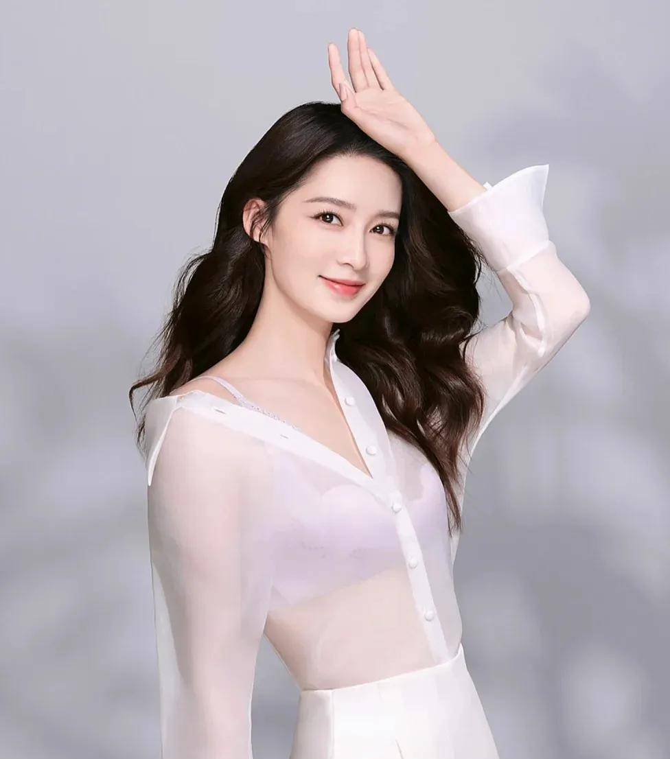 李沁的绝美性感照_大火_气质_明星