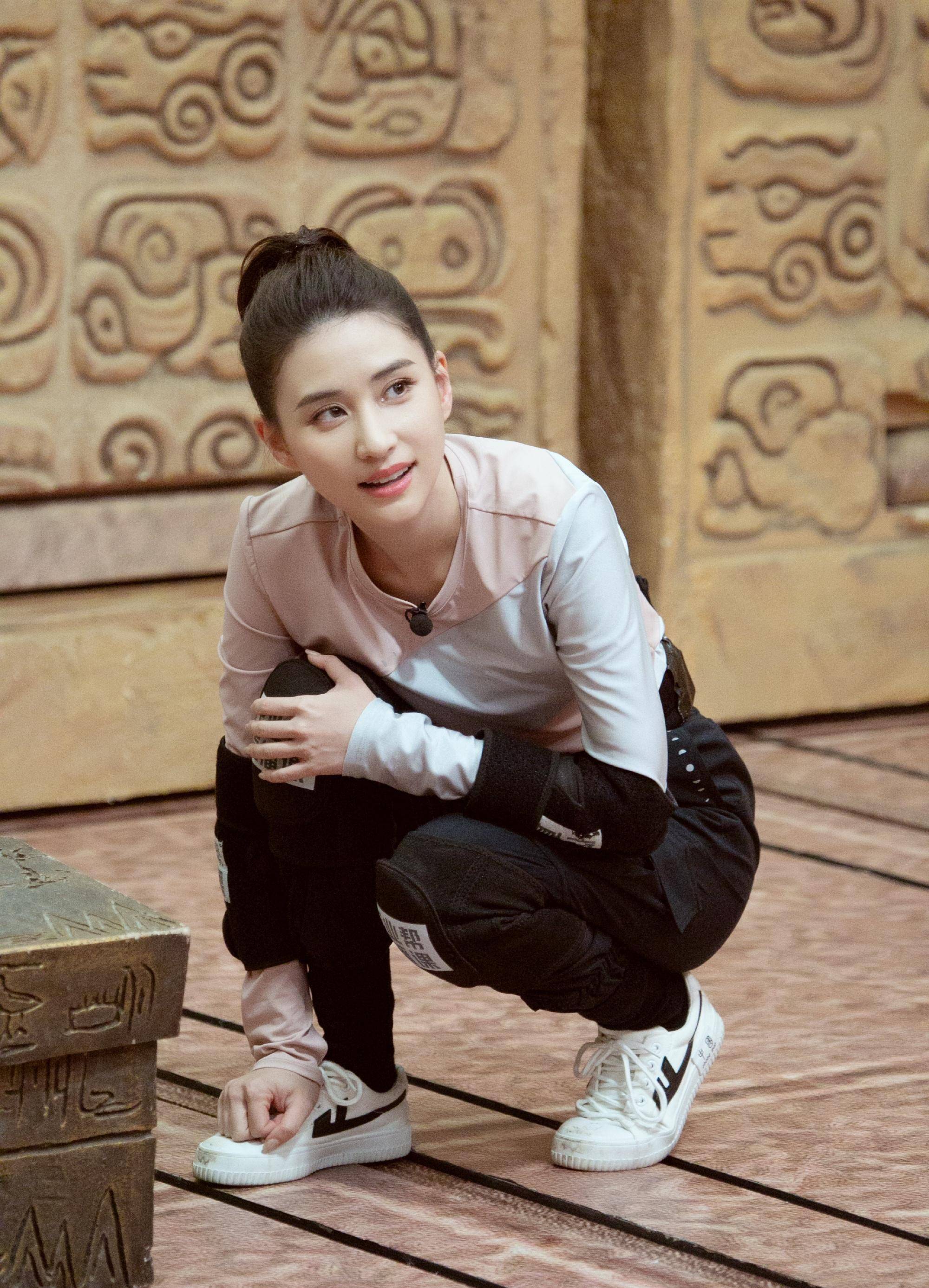 年,女主影后,男主豪门之恋,女配角演《扫黑风暴》_周冬雨_窦骁_姜瑞佳