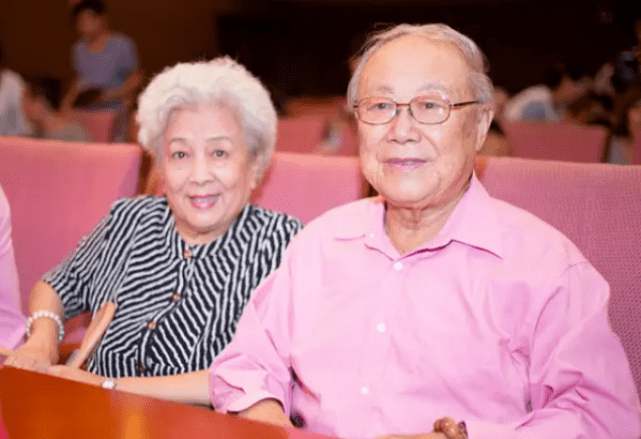 国家一级演员张目去世，一周前还与妻子谢芳露面演唱，好友透露去世细节_夫妻_丈夫_电影