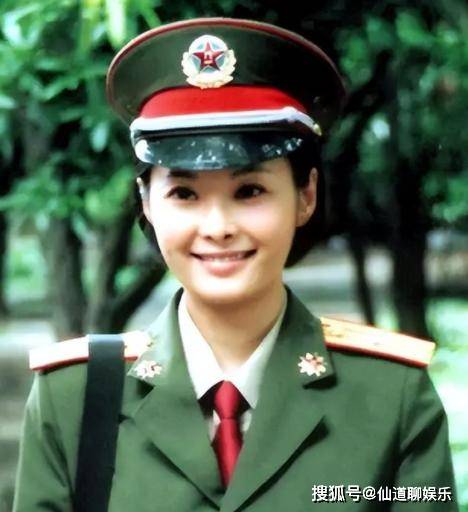 演员袁立:被富豪独宠12年,三婚两离,如今过成了这样?