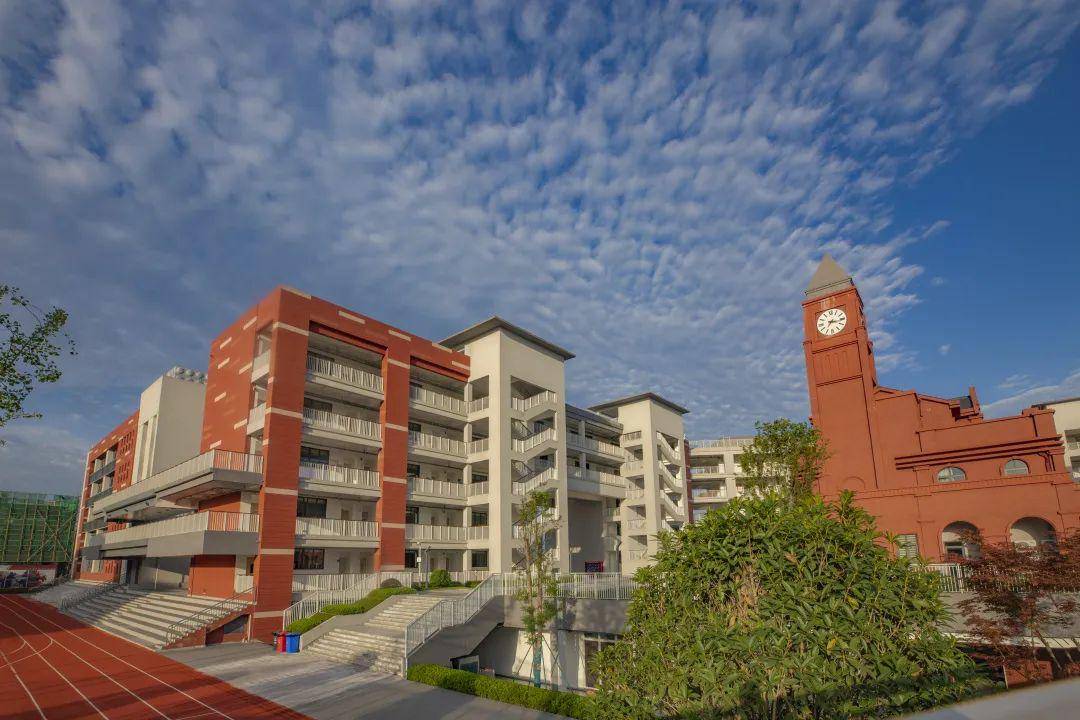 寻找华爱学校冬天!美的糊涂,心动的糟糕,要在阳光里大闹一场!