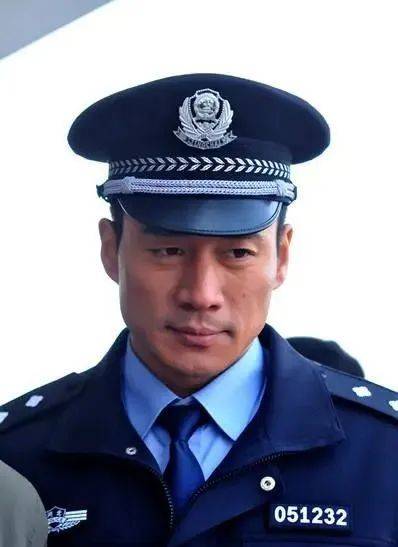 还有大火的电视剧《人民的名义》里面的京州市公安局局长的赵东来
