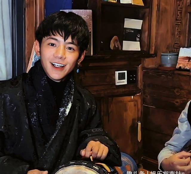 丁真想去西藏看看,他想去更大更远的世界见识,积极