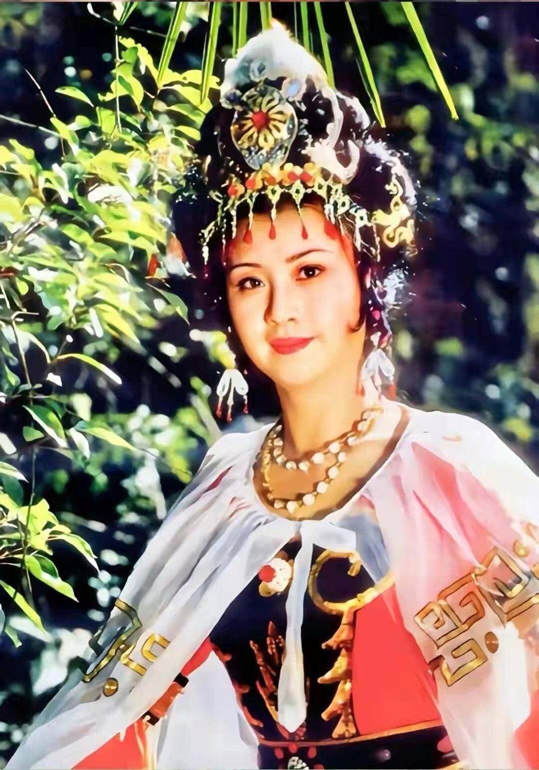 不用试戏,杨洁直接让王凤霞演铁扇公主,只因她曾经演过_西游记_孙悟空