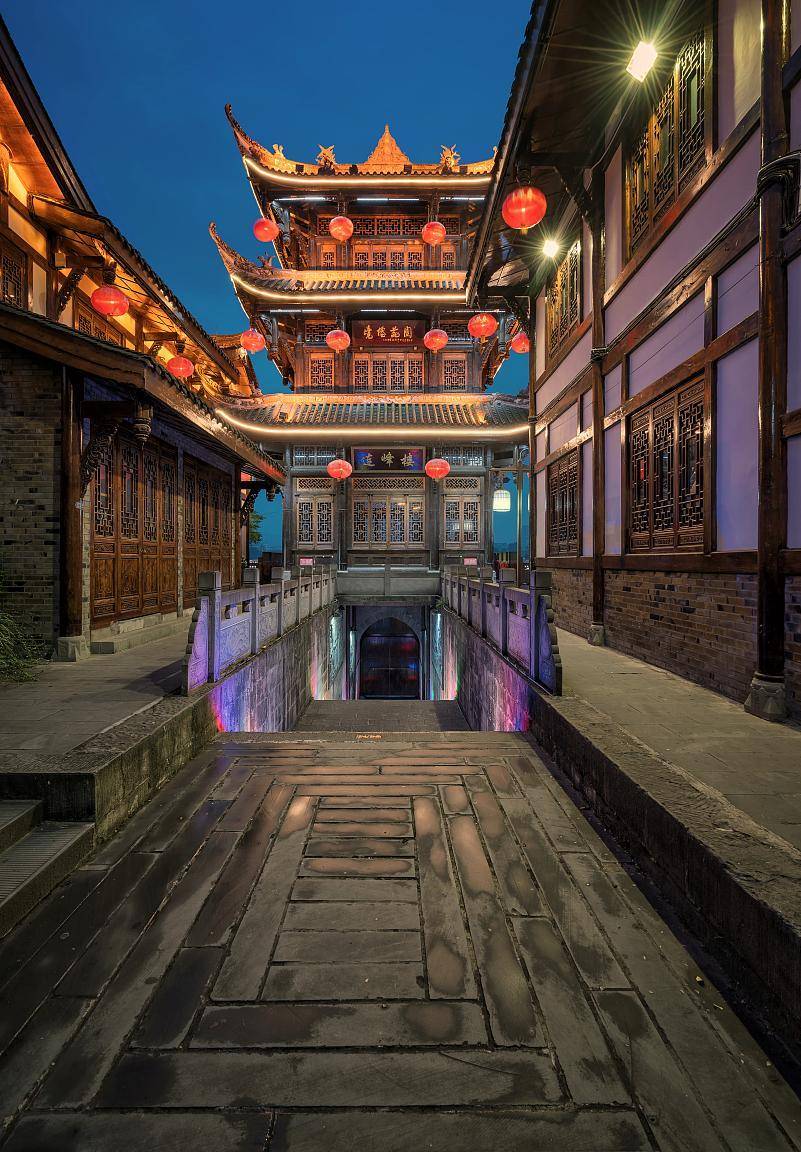 交通攻略:成都至阆中自驾成巴高速,三个半小时车程成都至阆中高铁2个