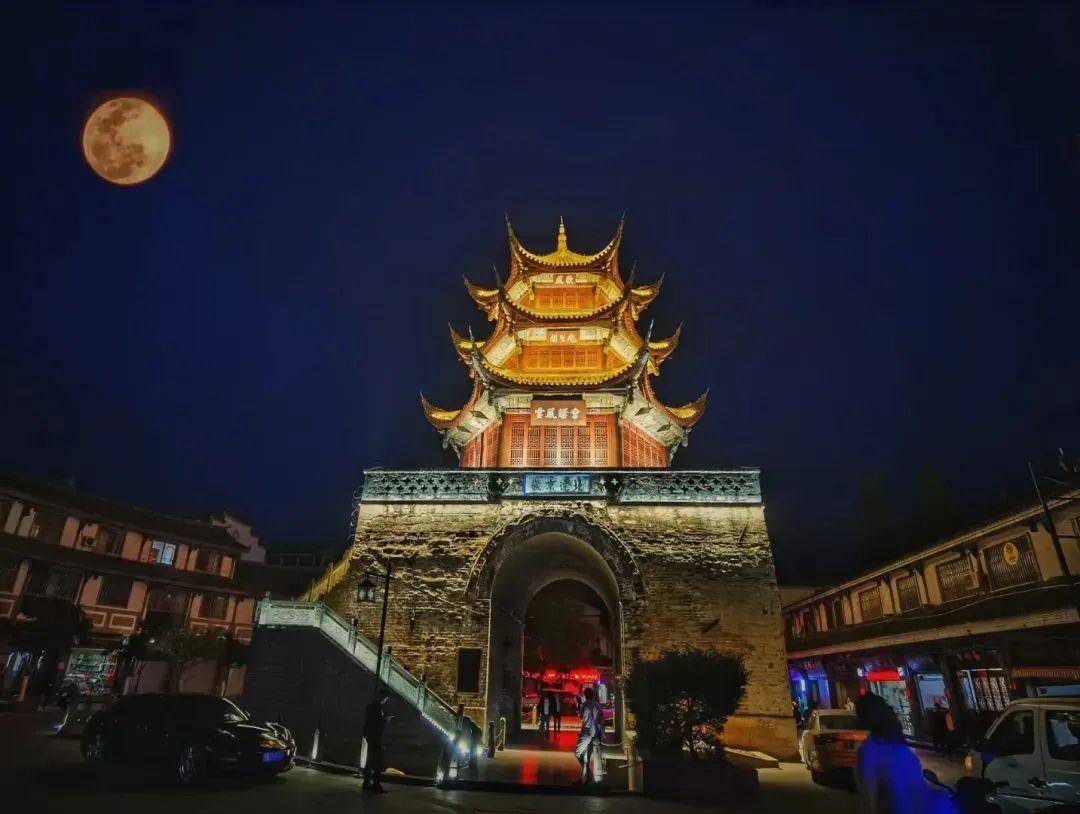 钟鼓楼字库塔德昌2020年入选"中国天然氧吧"是休闲康养,旅居度假的