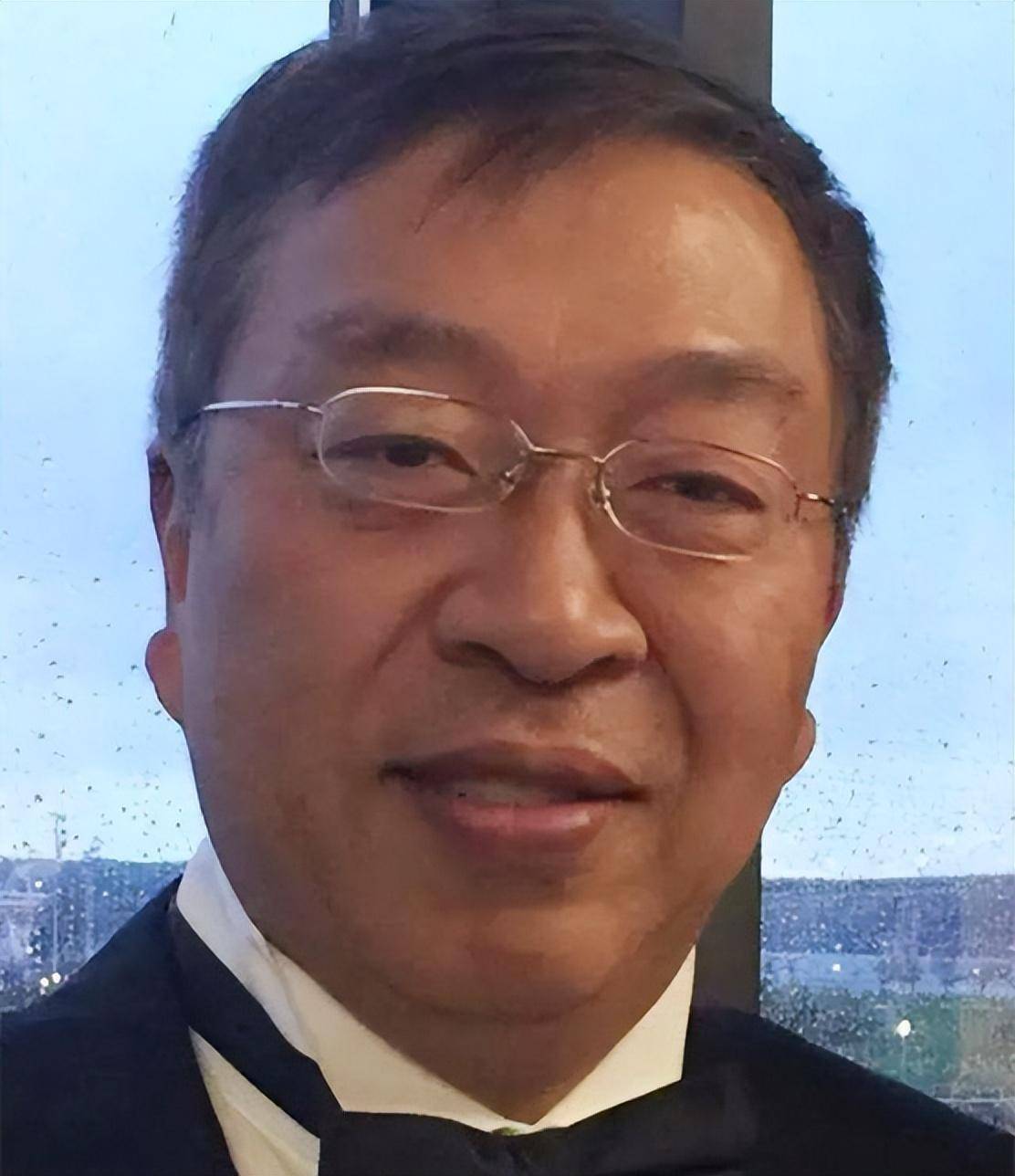 石平太郎原名石平,中国人后入日本籍.