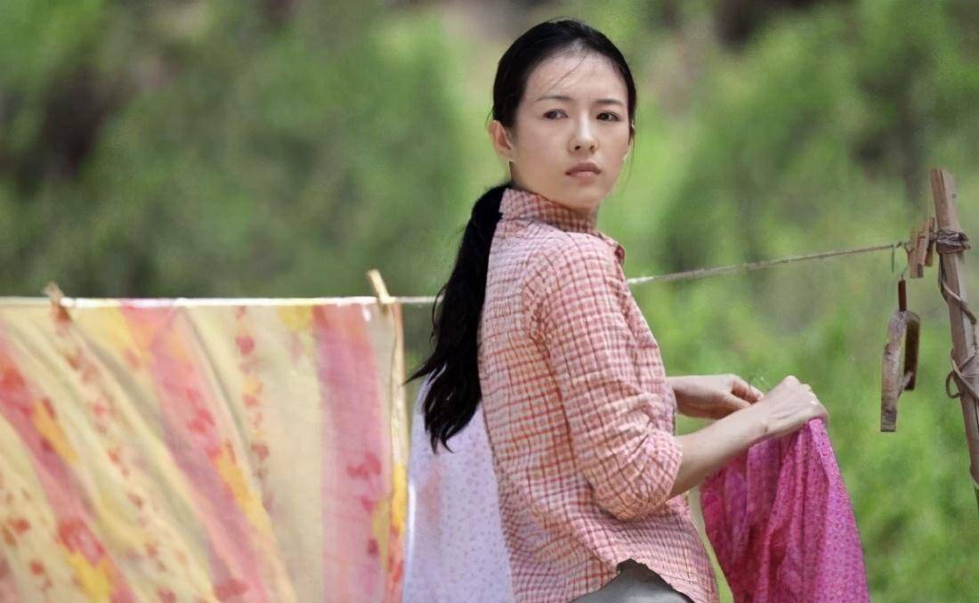 章子怡《最爱》剧照2010年10月,章子怡在北京门头沟拍摄电影《最爱》