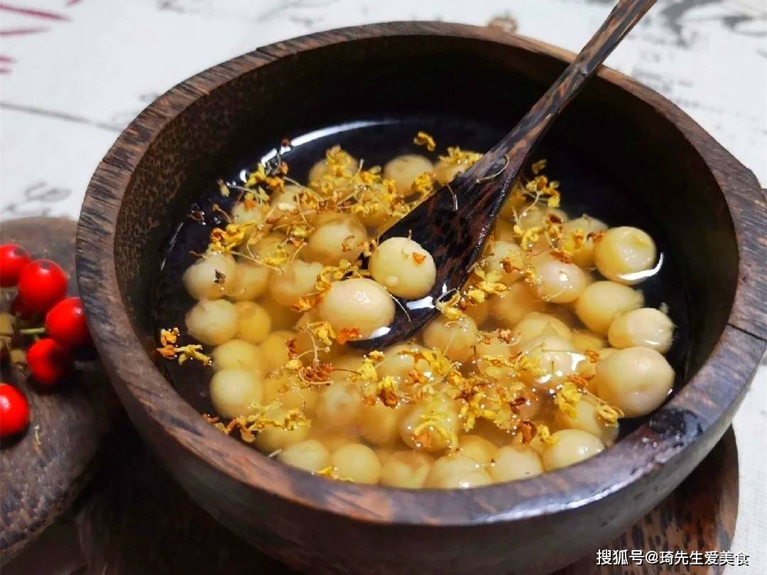 江南甜点"桂花糖水鸡头米":轻盈柔弹,软糯清甜,问你馋不馋?_苏州_雷哥