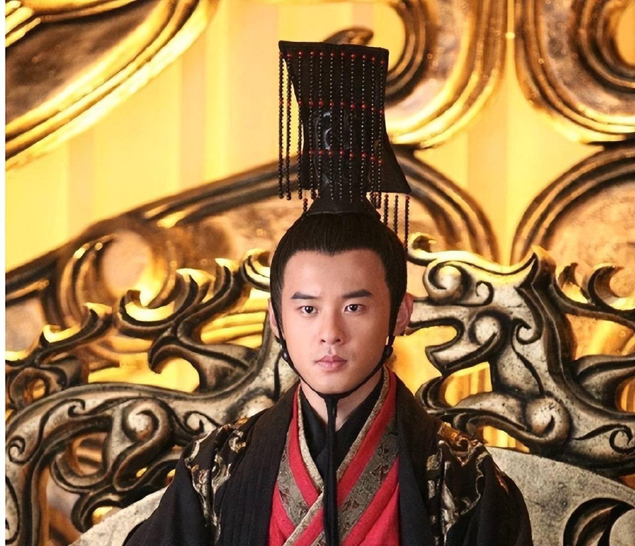 汉灵帝幸运而又荒唐的一生,宦官与外戚的斗争,致使天下大乱_皇帝_权力