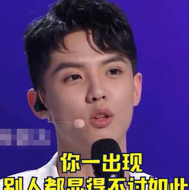 "英年早婚"周峻纬婚戒从不离手,不仅大力夸赞妻子,还极宠爱她_毕业