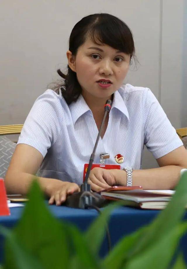 这一年苏明娟34岁,她当选为共青团安徽省委副书记,人人都以为苏明娟这