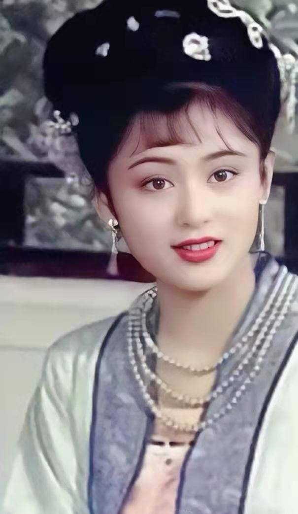 陈红年轻时的容颜,那简直连倾国倾城都觉得还不够夸_聊斋_古装_连城