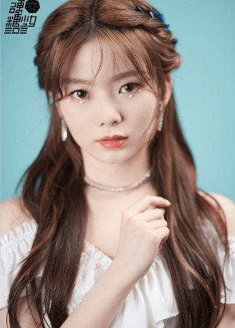 赵粤粉丝手撕刘些宁却给许佳琪道歉,网友:只会窝里横,难怪会糊_少女