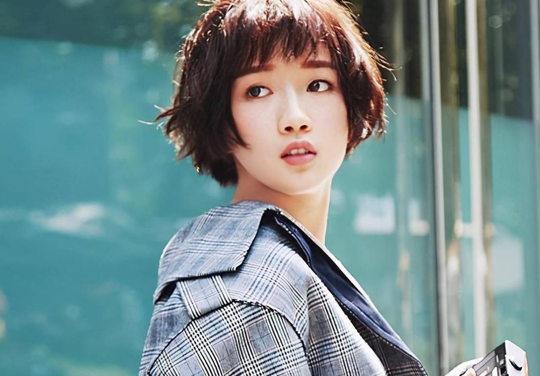 上《快本》被说惨,凭赵丽颖成功圈粉后,李浩菲再次登上《快本》_广大