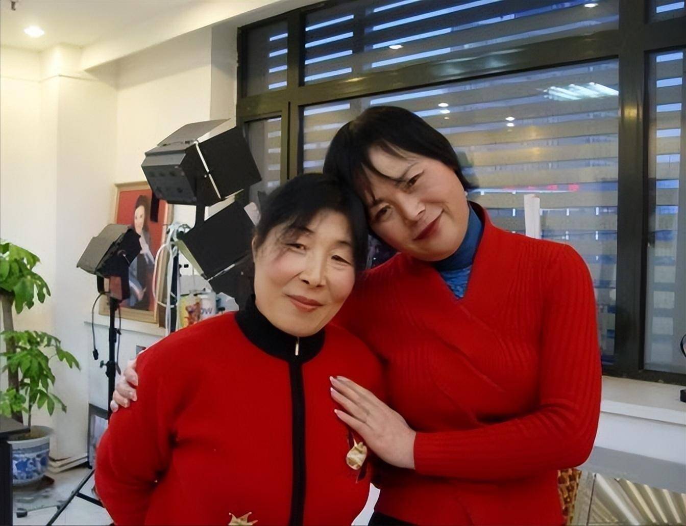 2006年辽宁50岁老汉做变性手术,妻子与他姐妹相称,女儿叫他姑姑_李敏