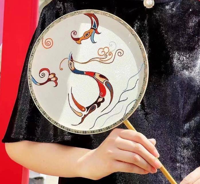 非遗珍宝汉绣,在丝缕间展现荆楚魅力_荆州_生活_刺绣