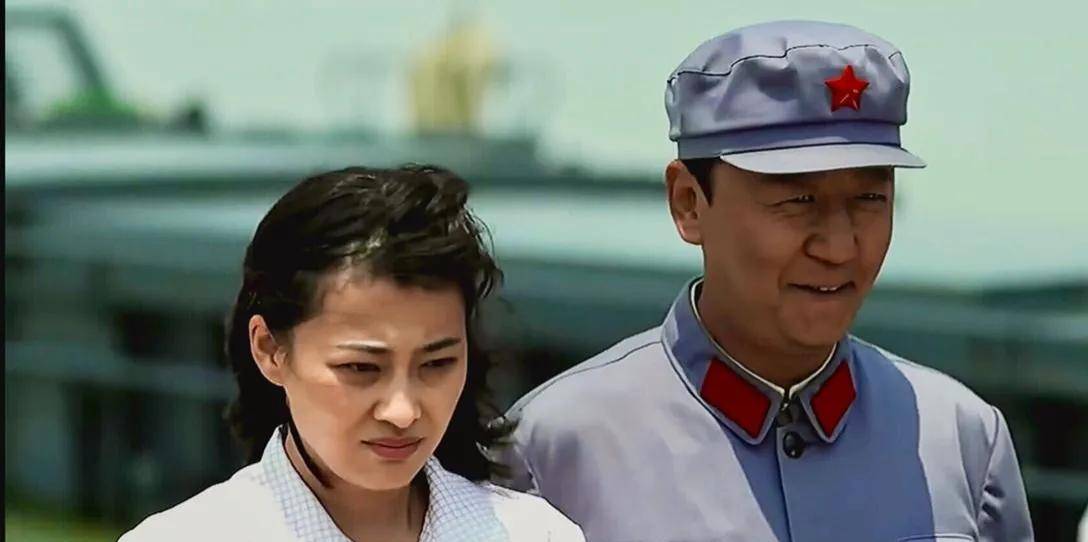 《父母爱情》卫国参军离家,姑姑哭得稀里哗啦,安杰为何极淡定?