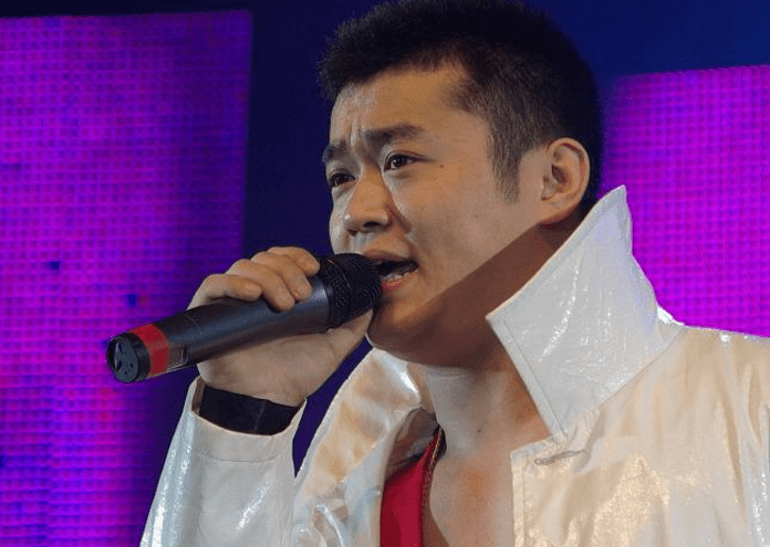 落魄时靠捡垃圾为生,老婆走红后改嫁给同门兄弟_王金龙_表演_二人转