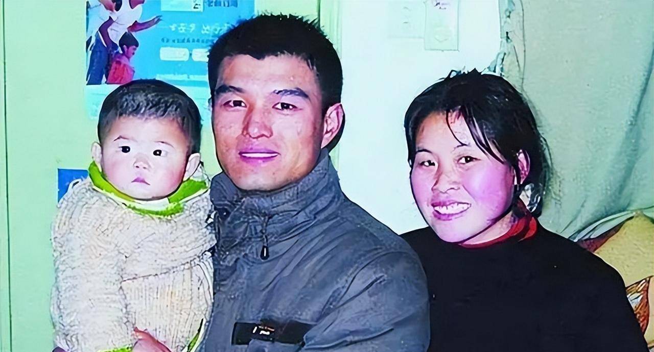 2007年,烈士孟祥斌生命定格在28岁,女儿:恨透了父亲那一跃_妻子_部队