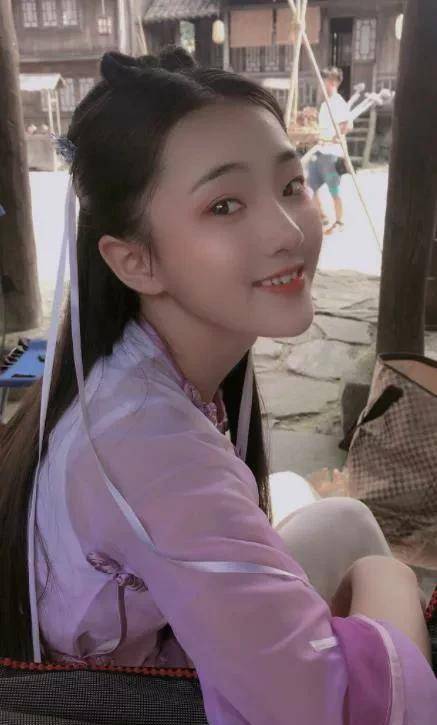 9岁获国际冠军,胜过3位童星,遭校园暴力的14岁女孩,如今怎样了_陶奕希