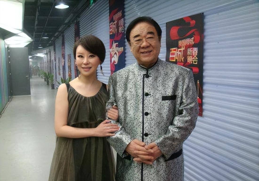 回顾金铁霖的葬礼:妻子马秋华和前妻女歌手为何没有露面_儿子_声乐