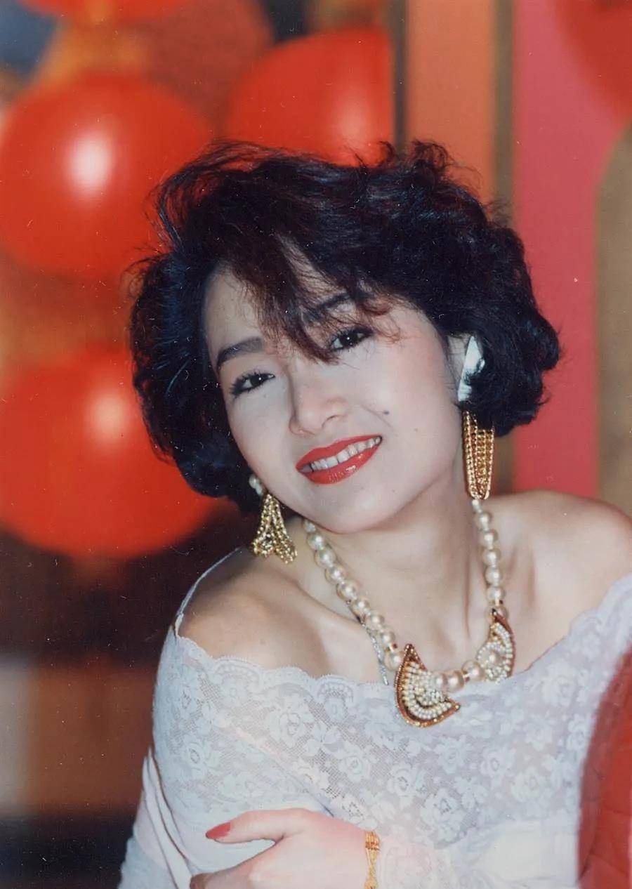 恬妞_万梓良_印尼