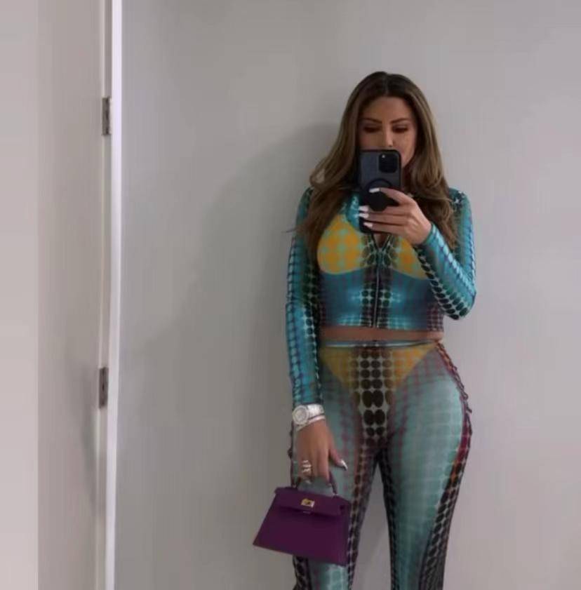 皮蓬前妻迎接新年,穿紧花色身服,秀出好身材,心情很棒_拉尔萨_湖人队