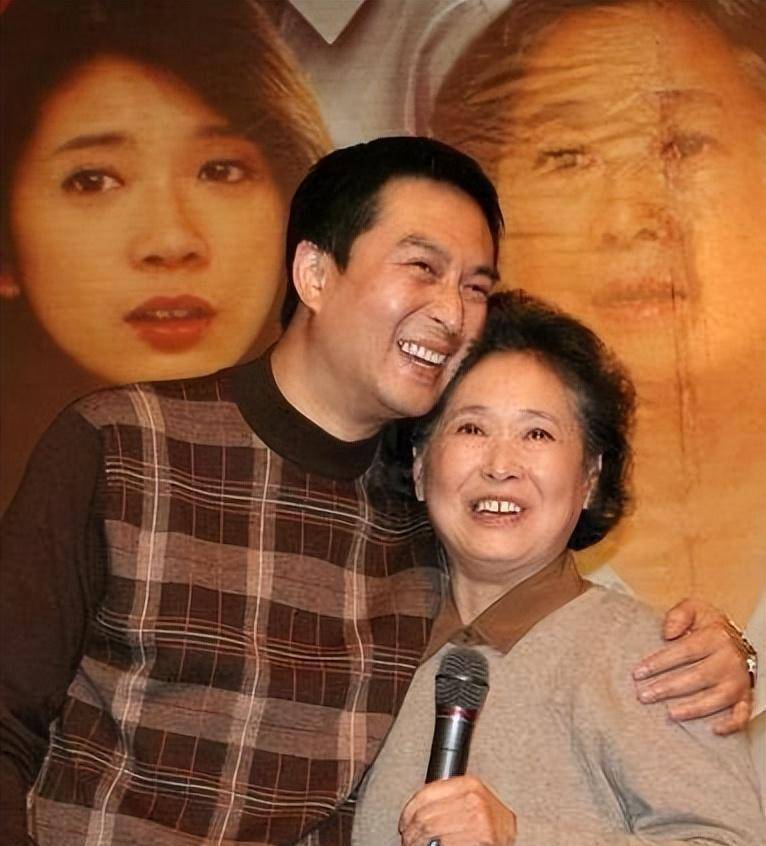 徐秀林,張嘉譯叫她媽,出道至今零緋聞,與老公結婚53年很恩愛_藝術