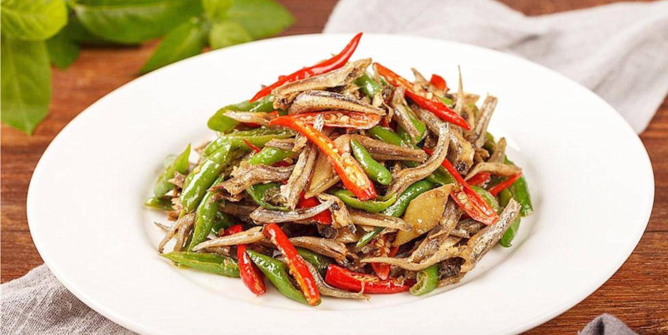 吃出健康来,糖尿病健康菜谱—青椒炒小鱼干,清淡爽口,味美醇香_纤维