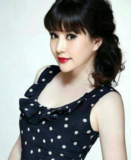 与侯耀文相爱11年,却转身被"侄儿"撬走的袁茵,16年后咋样了_戴志诚