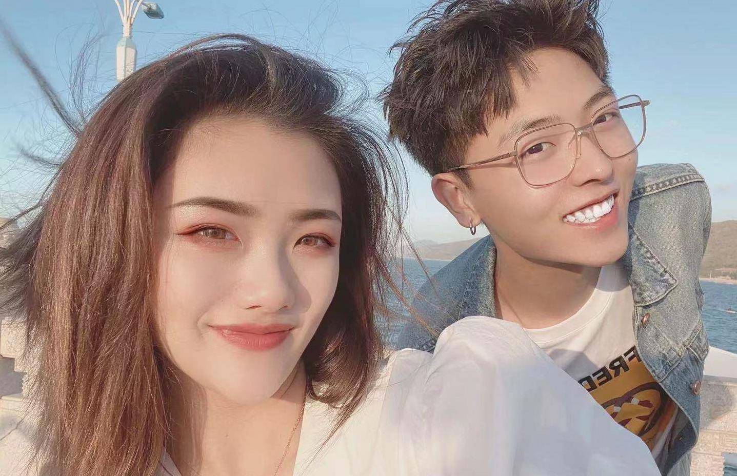 双胞胎儿子已三岁,未婚先孕原因曝光_蒙安_夫妇_男方