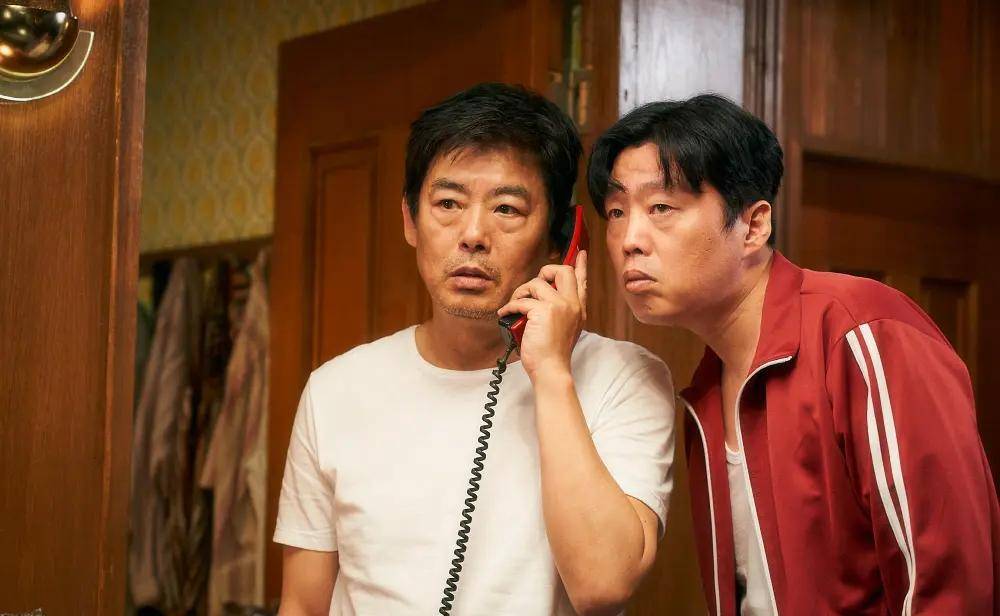 女主河智苑曾演《色即是空》出名,出演热门韩剧《秘密花园》 《黄真伊