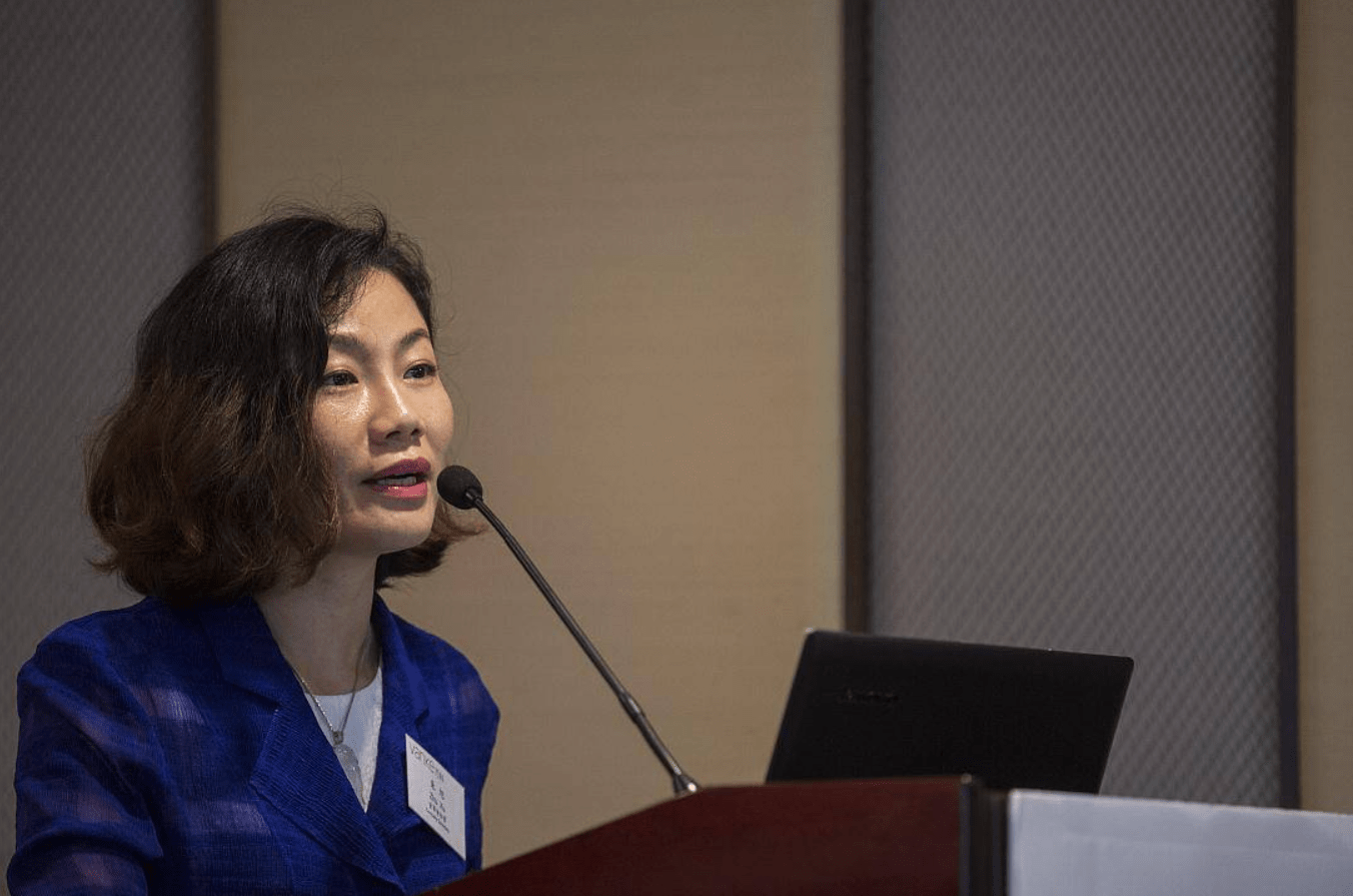 万科47岁女秘书朱旭年薪849万,年终奖1000万,至今未婚引热议_工作