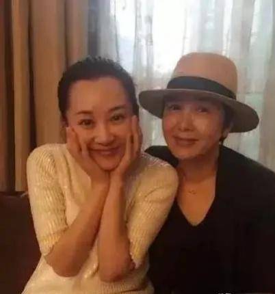 丑角专业户杨青:被评为中国“最丑”女演员,今逆袭嫁国外富豪_手机搜狐网