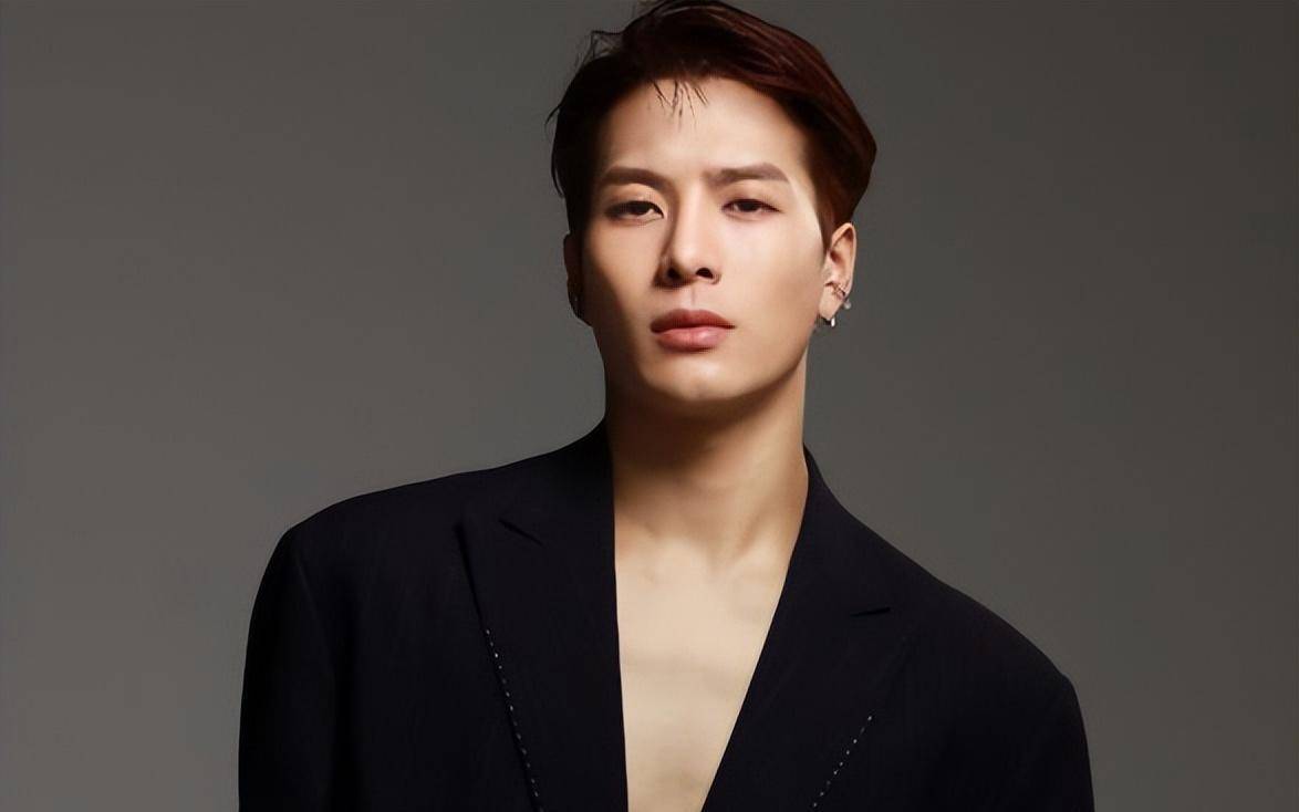 王嘉尔加入过几个组合,都叫什么名字?