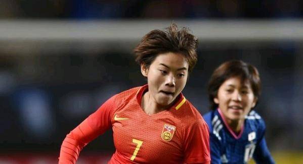 现役中国足球第一人！女足梅西用实力圈粉球迷：下一个孙雯