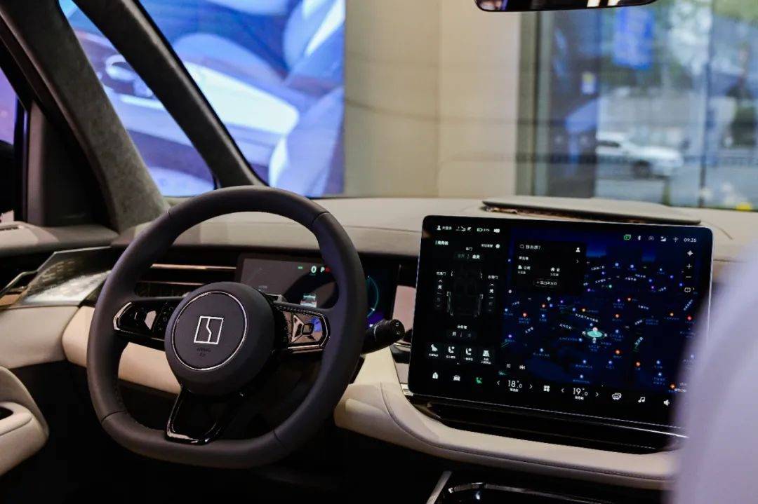 极氪009、格瑞维亚等,2022年上市的高端MPV盘点_搜狐汽车_搜狐网