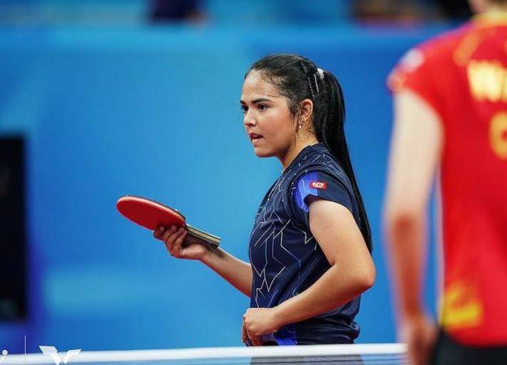 迪亚兹在2000年出生于波多黎各的乒乓球世家,据说她的母亲当时怀有