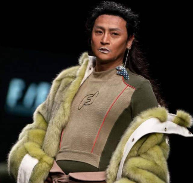 陈志朋出镜再惹争议,与网友在线互怼,还被要求"变装"卖大米_其他_脏