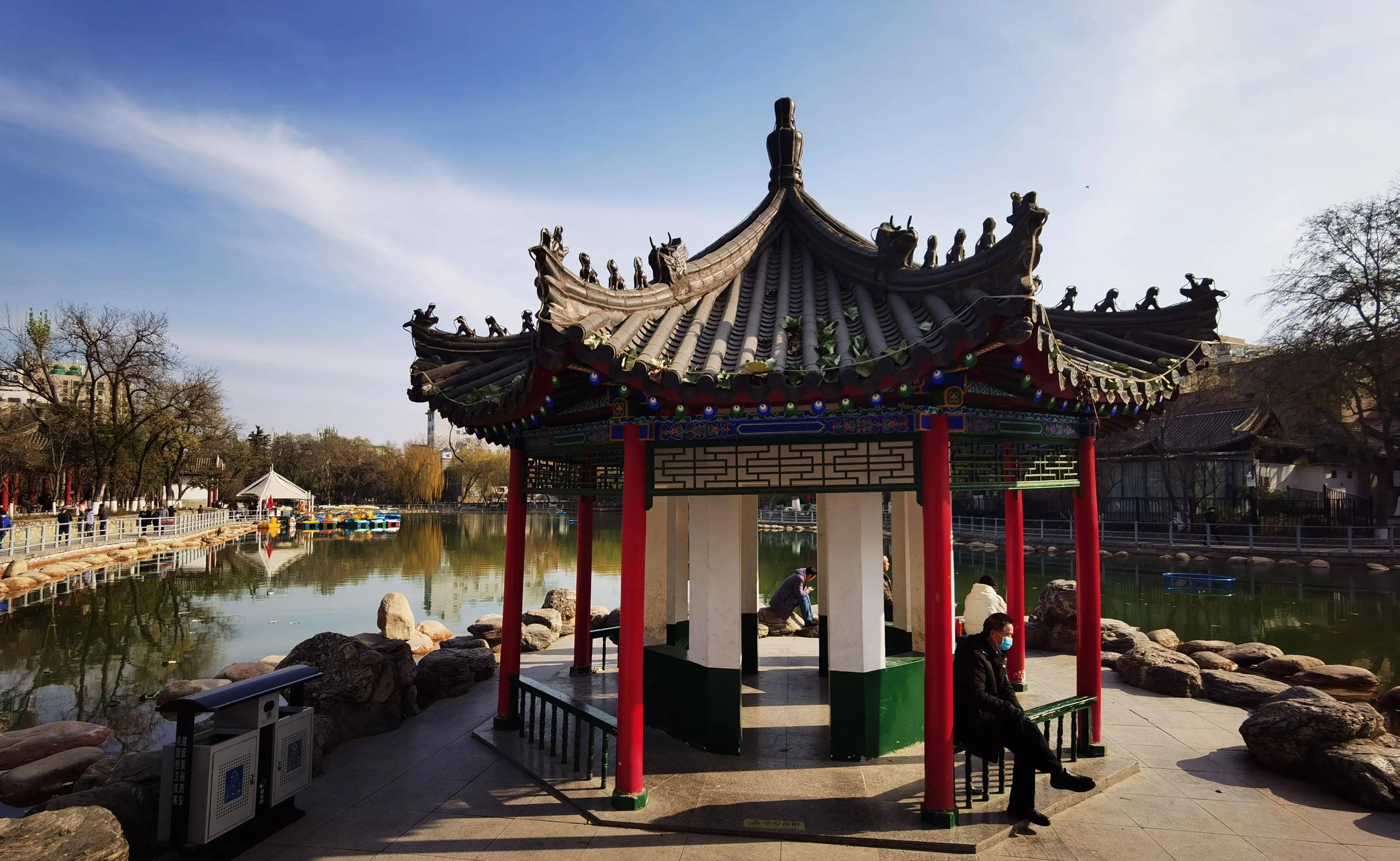 莲湖公园曾是隋唐皇帝举行大典的承天门,明代秦王朱樉的王府_西安市