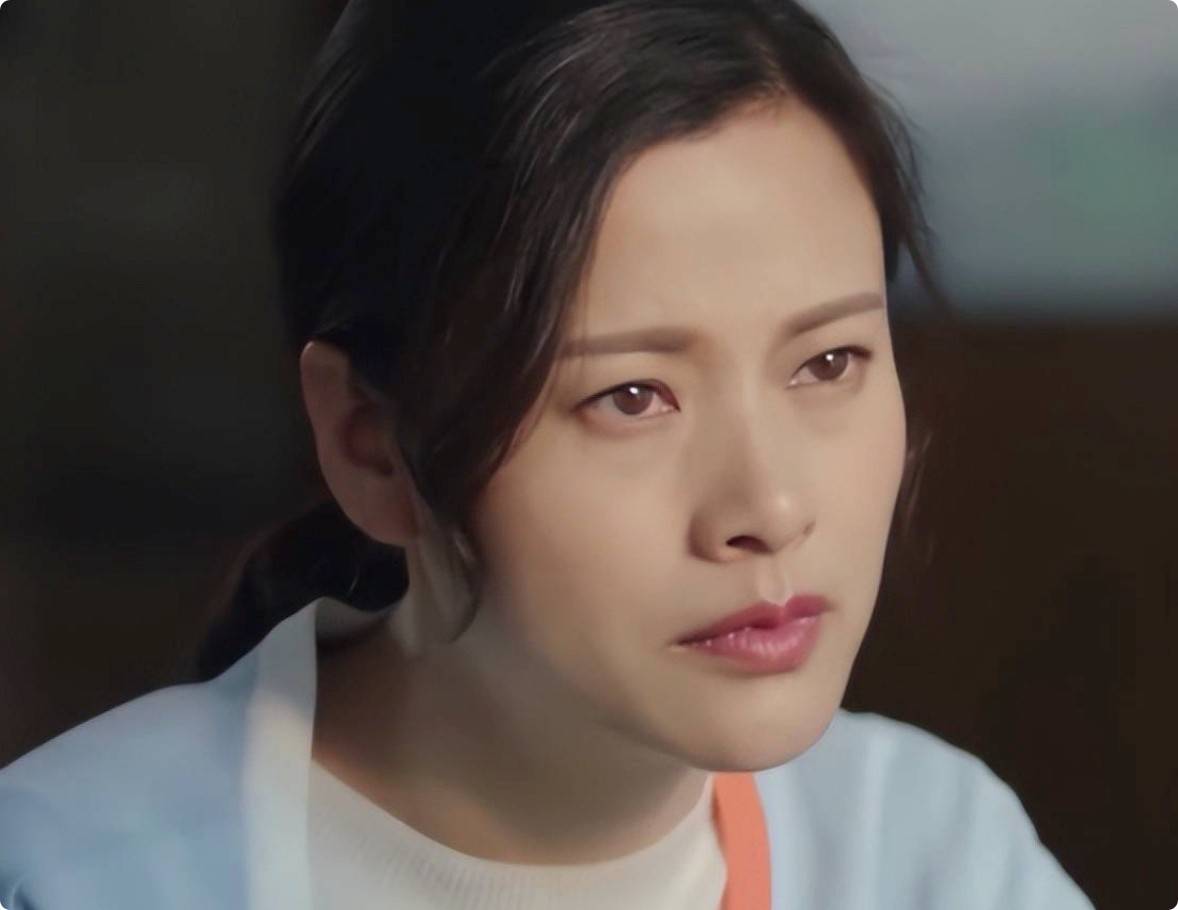 演技换剧如换脸在电视剧《余生,请多指教》中,郝文婷搭档杨紫饰演了一