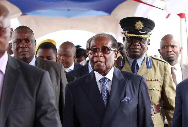 非洲一国家险被他推翻_迈克_卡罗尔_儿子