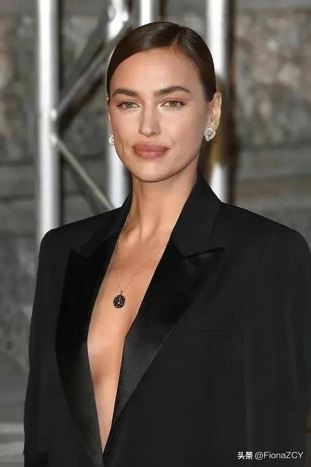 俄罗斯超模伊莲娜 美照欣赏_眼神_女儿_球场上